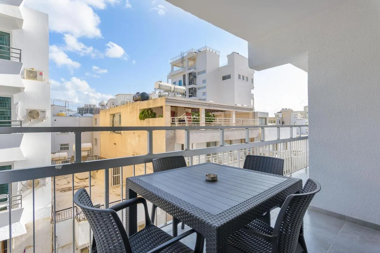 Apartment Amore 2-Br Apt By Finikoudes Larnaca