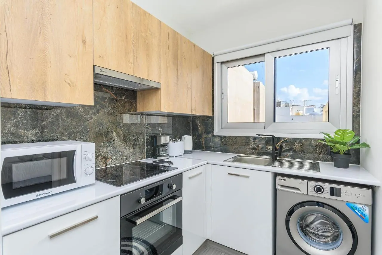 Amore 2-Br Apt By Finikoudes Larnaca