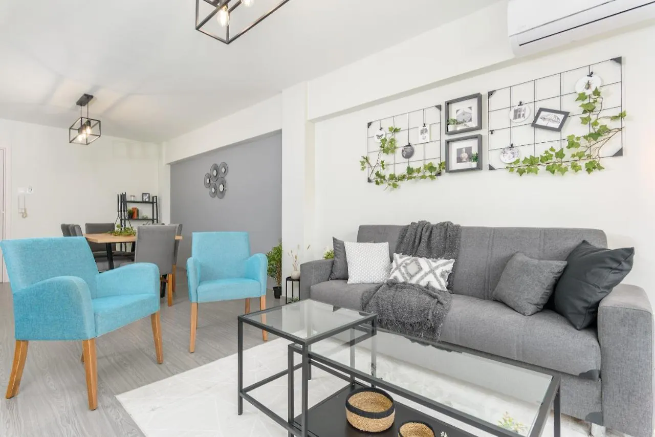 Amore 2-Br Apt By Finikoudes Larnaka