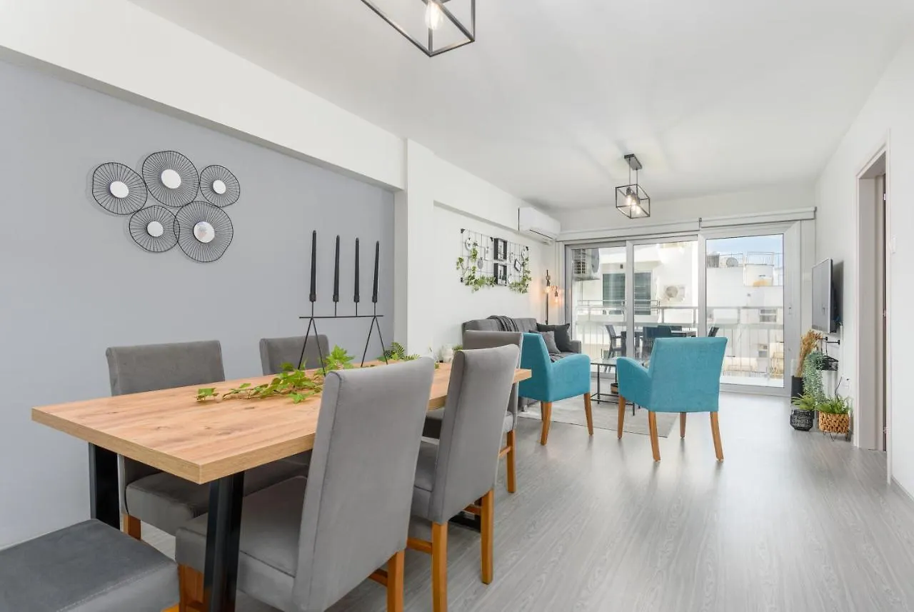 Apartment Amore 2-Br Apt By Finikoudes Larnaka Zypern