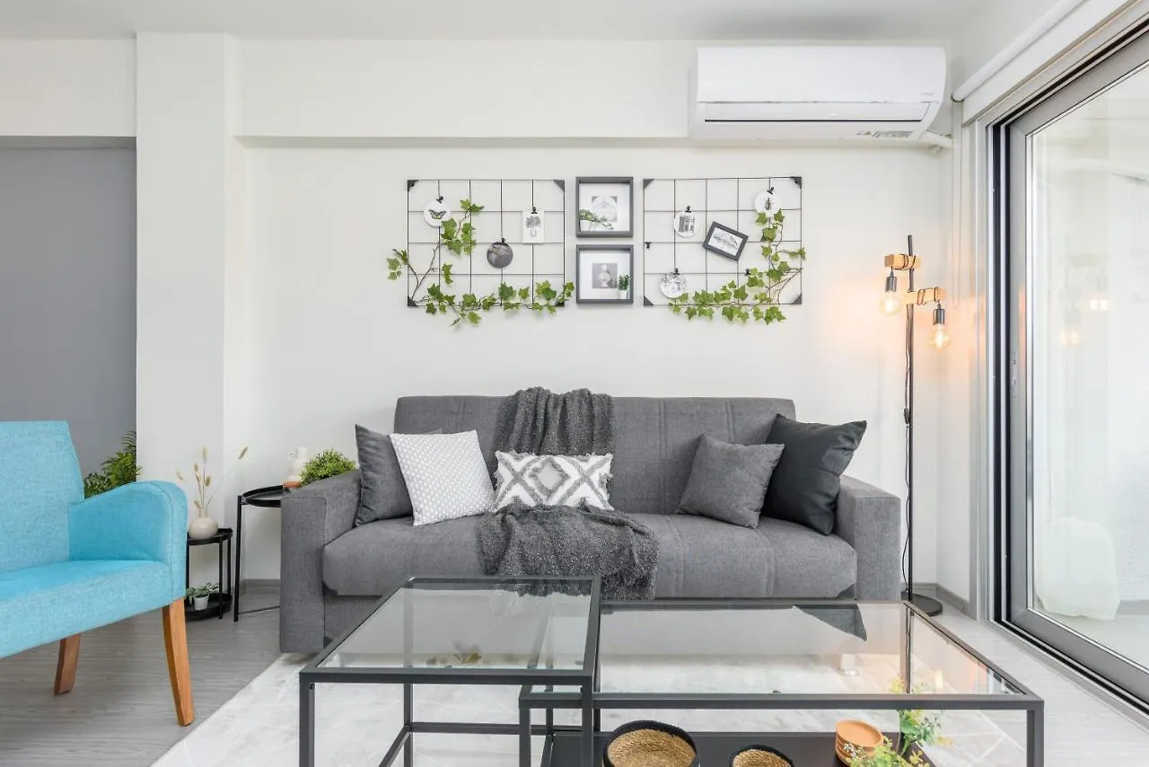 Amore 2-Br Apt By Finikoudes Larnaka 0*,  Zypern
